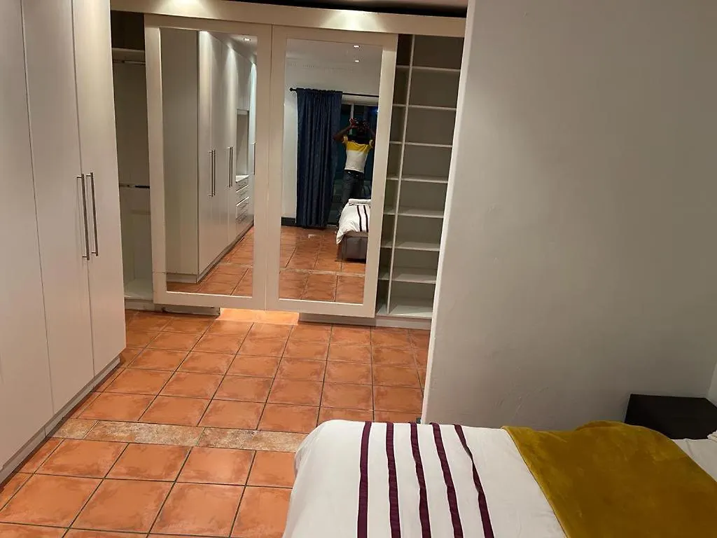 Oostenberg Vip Guest House Cape Town