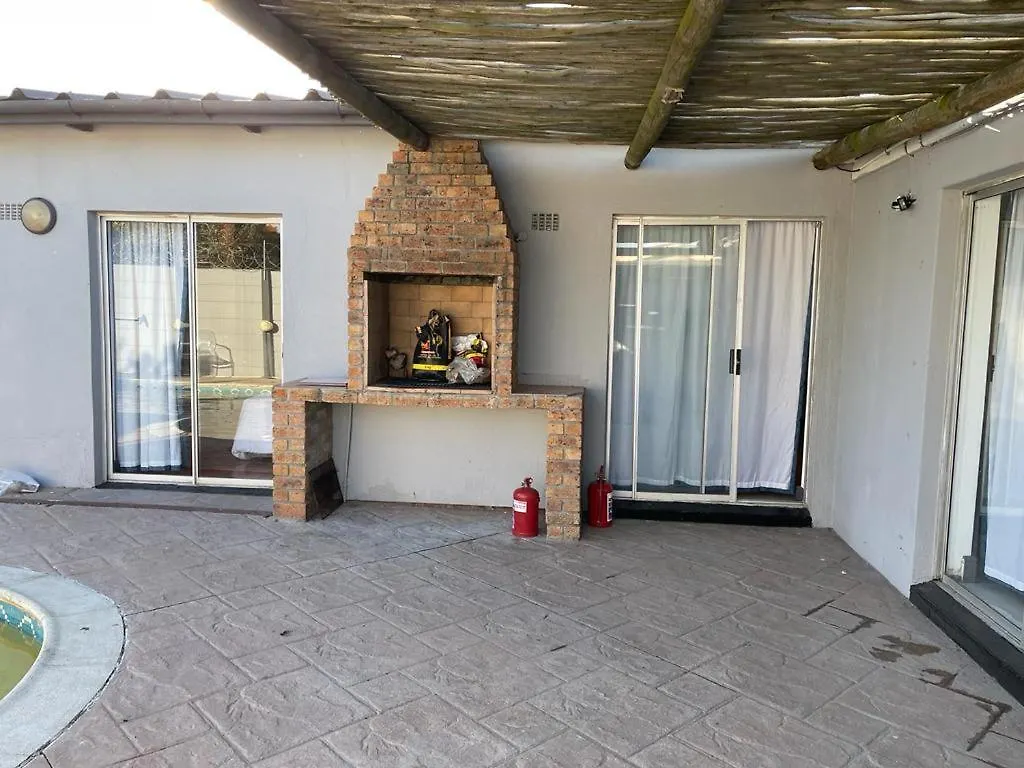 Oostenberg Vip Guest House Cape Town