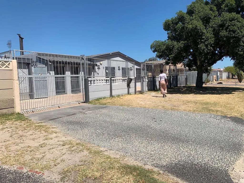 Oostenberg Vip Guest House Cape Town