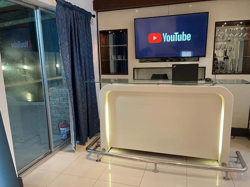 Oostenberg Vip Guest House Cape Town
