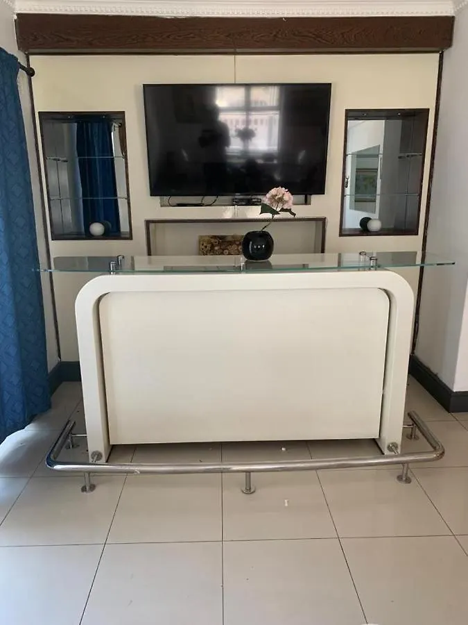 Oostenberg Vip Guest House Cape Town