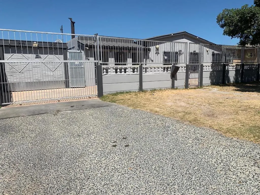 Oostenberg Vip Guest House Cape Town