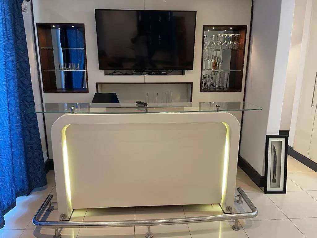 Oostenberg Vip Guest House Cape Town